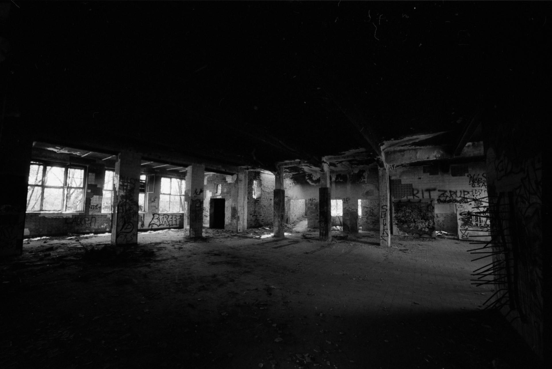 Thumbnail /2022 Brandenburg/Eisenhüttenstadt/Bhf Gebäude Innen Wide.jpg